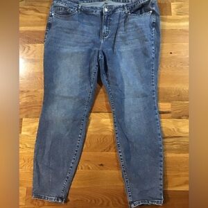 Woman’s size 22W midrise skinny Wonderly stretch denim blue jeans R